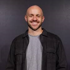 Steve J Larsen
